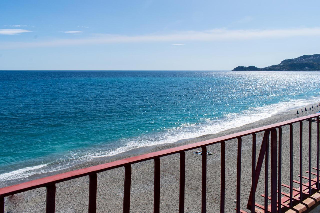 Beach House Acquamarina 勒托阳尼 外观 照片